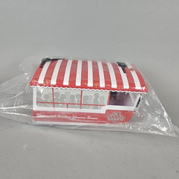 Universal Studios limited 60th anniversary popcorn bucket. New, sealed - Picture 3 of 7